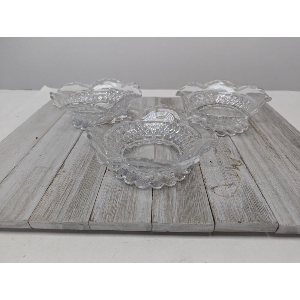 Vintage Clear Pressed Glass Scalloped Edge & Diamond Pattern Bowls Set 3